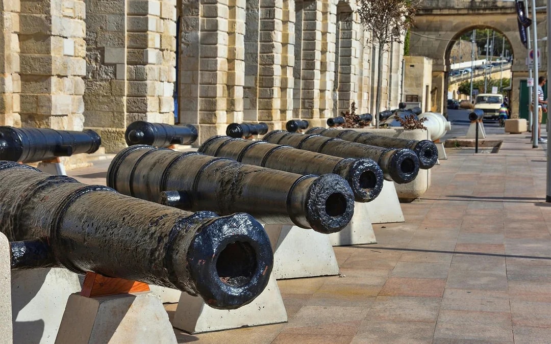 Half-Day Guided Tour of The Three Fortified Cities with Boat Tour Image 6