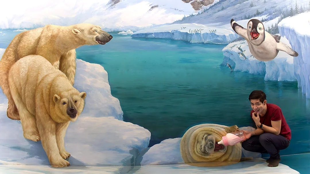 Polar bears and penguins in 3D art at Art in Paradise Pattaya.