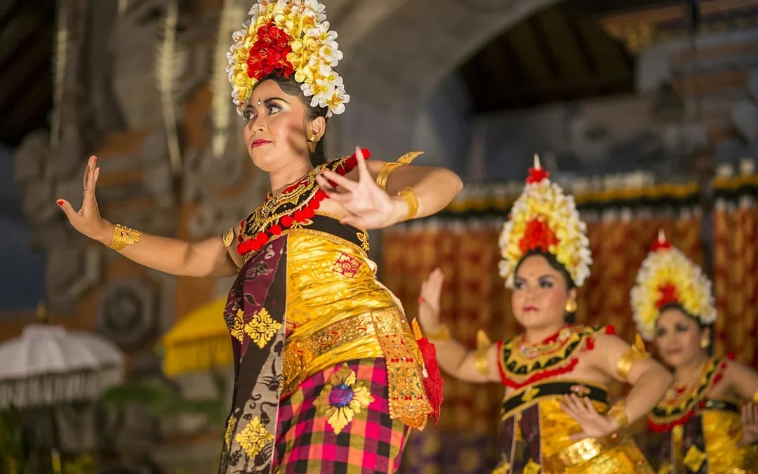 Tickets to Legong Dance Show at Ubud Palace Image 2