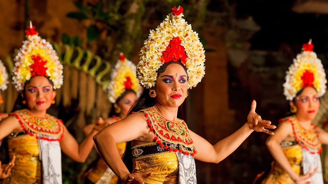 Dancers performing Legong dance at Ubud Palace, Bali.