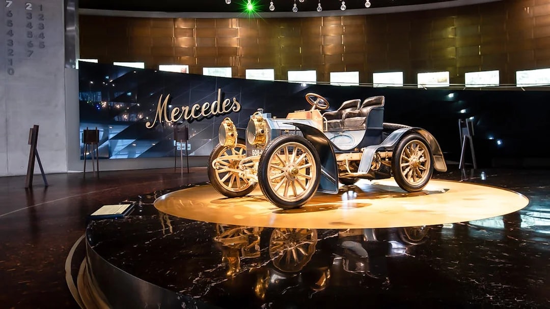 40 PS Mercedes-Simplex on display in a museum exhibit.