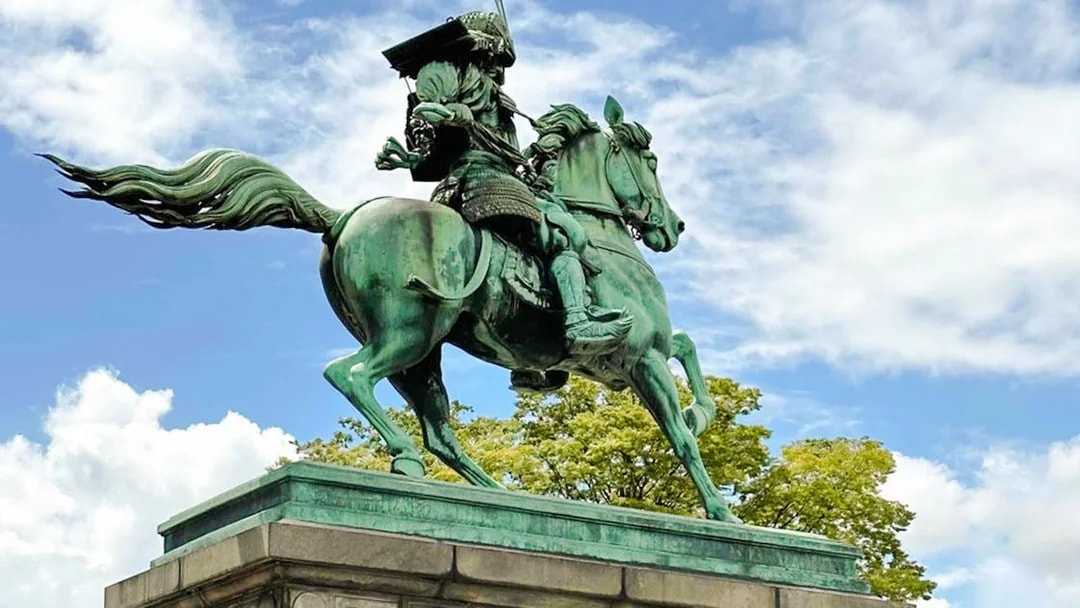 Statue of Kusunoki Masashige on horseback in Kokyo Gaien National Garden, Tokyo.
