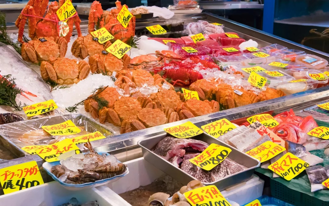Tokyo: Toyosu Tuna Auction and Tsukiji Market Guided Walking Tour Image 5