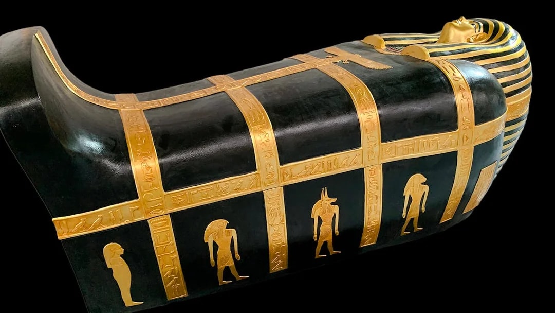 Sarcophagus with hieroglyphs and Egyptian deities, Tomb of the Pharaohs.