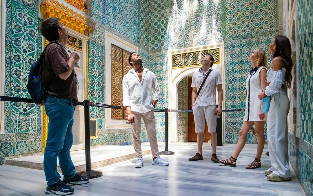 Topkapi Palace Skip-the-Line Tickets with Audio Guide Image 11