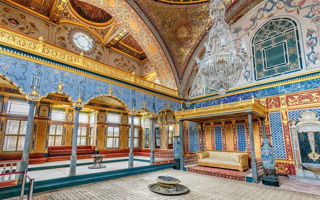 Topkapi Palace Skip-the-Line Tickets with Audio Guide Image 2