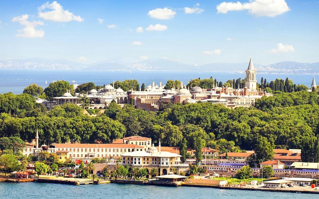 Topkapi Palace Skip-the-Line Tickets with Audio Guide Image 4