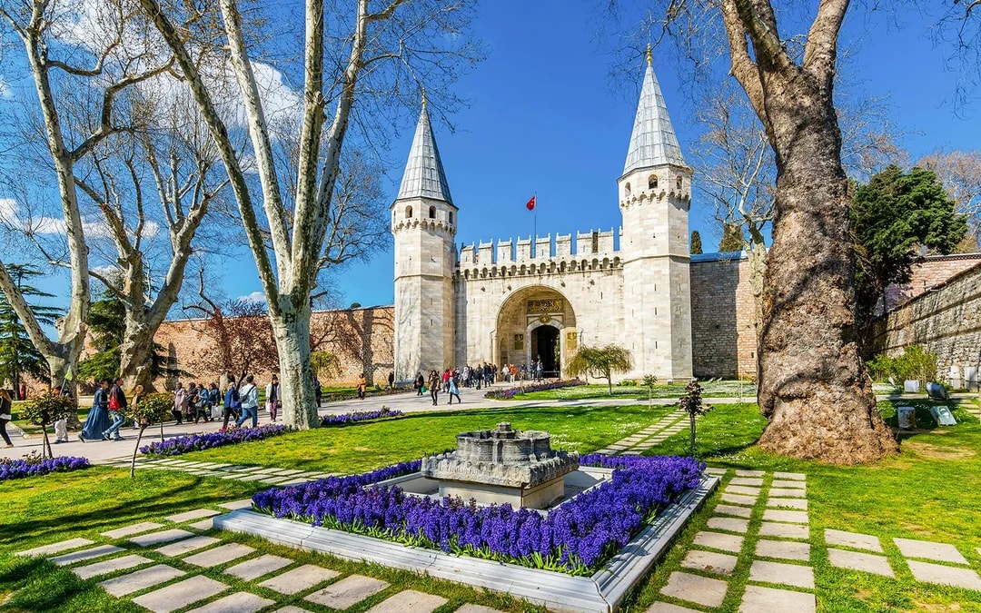 Topkapi Palace Skip-the-Line Tickets with Audio Guide Image 5