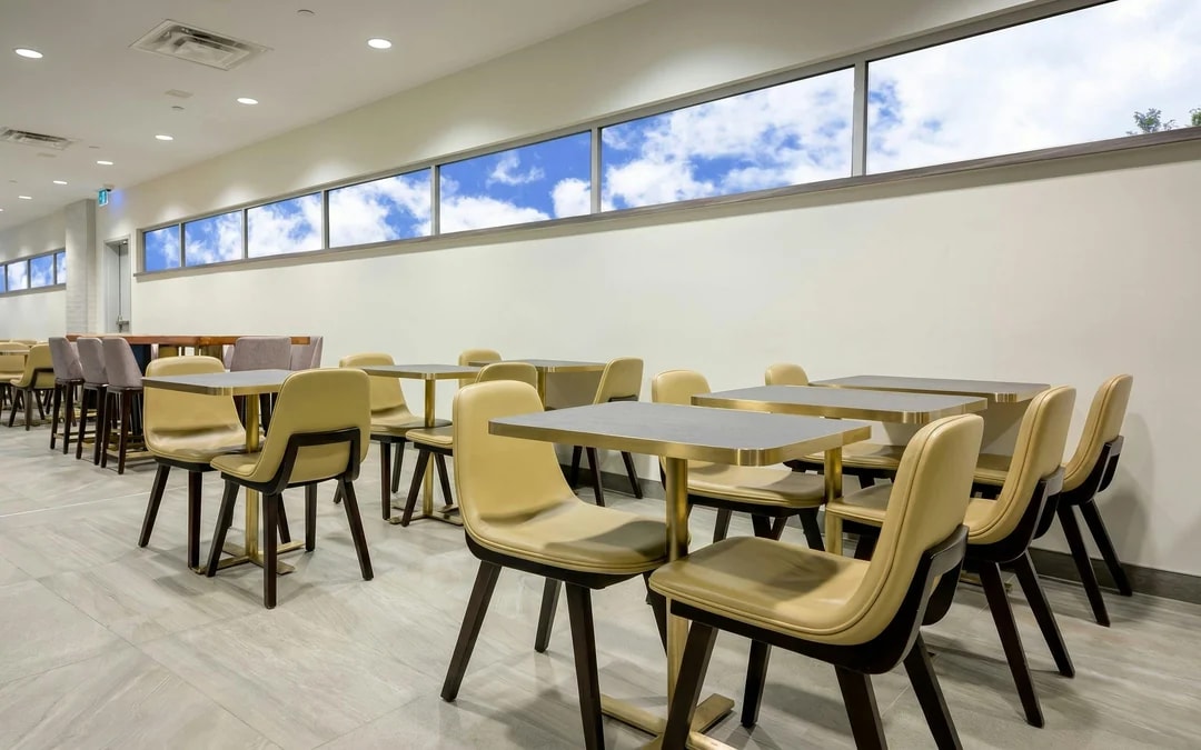 Toronto Pearson International Airport: Plaza Premium Lounge at Terminal 1 (USA Departures) Image 4