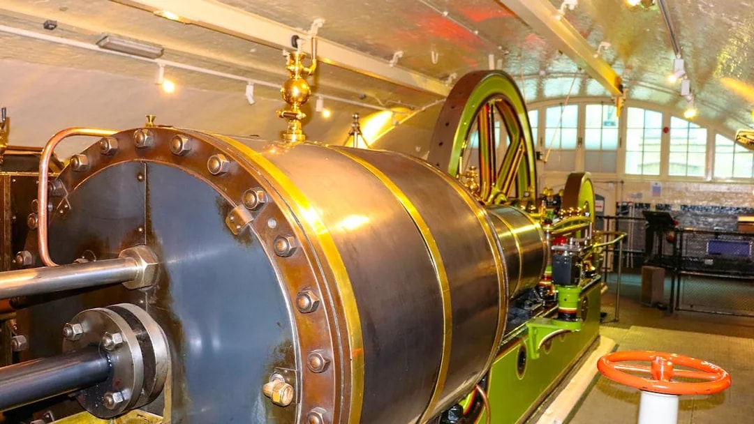 Engine room machinery inside Tower Bridge, London.