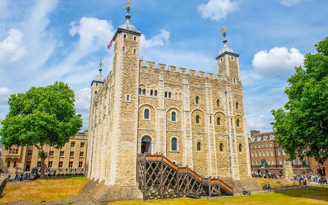 Tower of London Tickets with Access to the Crown Jewels Image 5