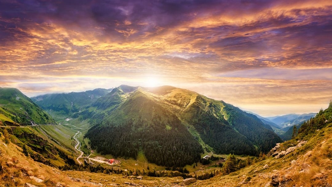 From Bucharest: Transfagarasan Highway Day Tour (TopGear Road)
