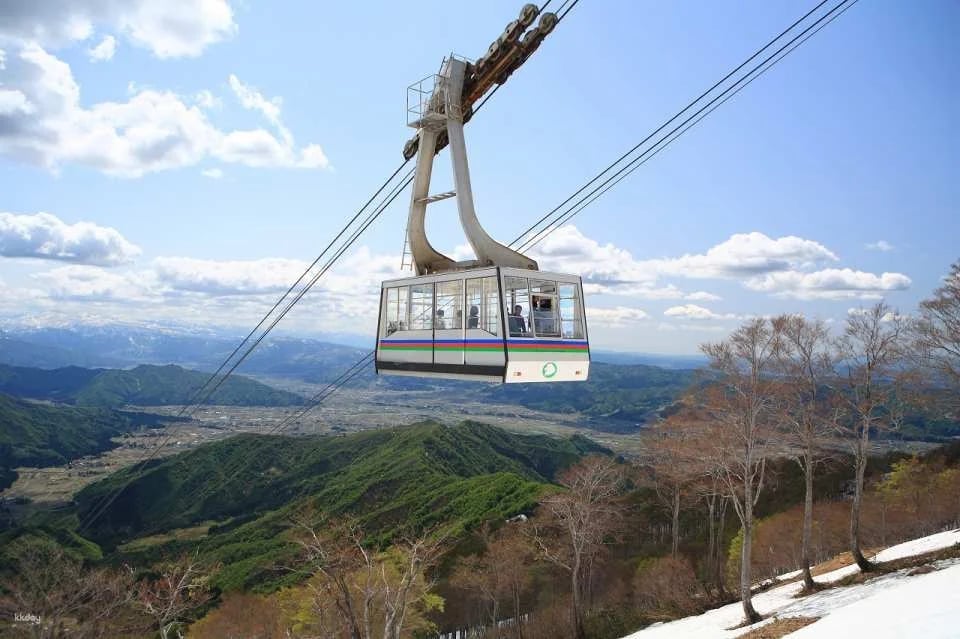 [Up to 200 yen discount] Hakkaisan Ropeway round-trip ticket reservation (Minamiuonuma City, Niigata Prefecture)