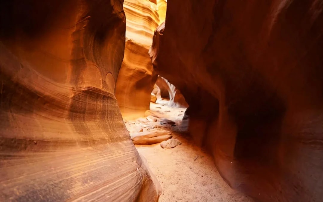 Upper Antelope Canyon Tour with Navajo Guide Image 7