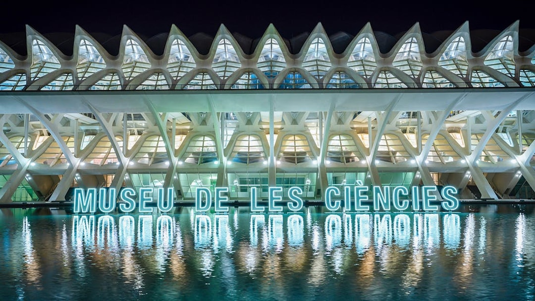 Príncep Felipe Science Museum illuminated facade at night, Valencia.