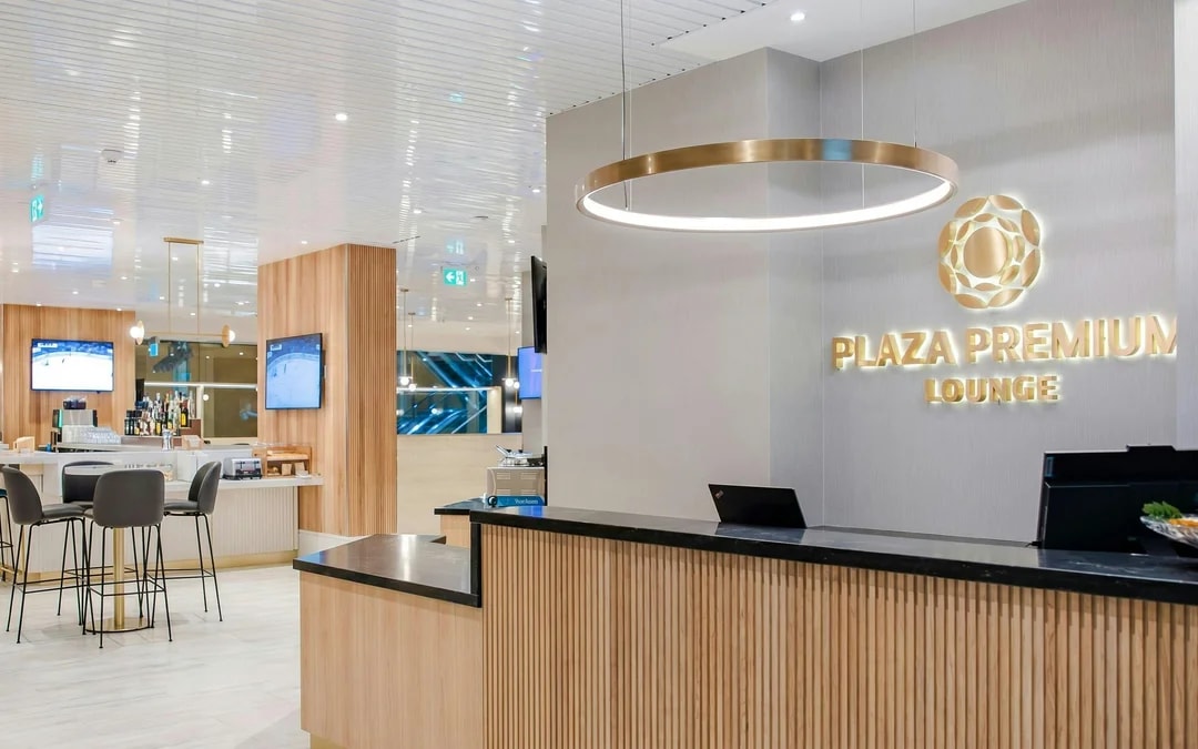 Vancouver International Airport: Plaza Premium Lounge at US Departures Image 4