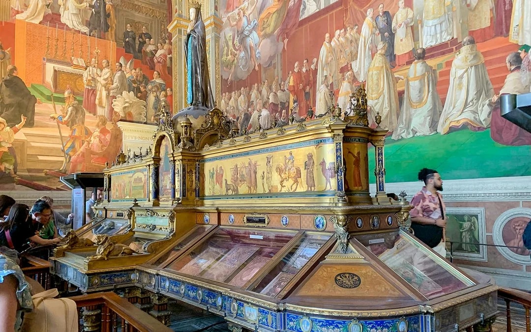 Room of the Immaculate Conception, Vatican Museum, featuring ornate display and frescoes.