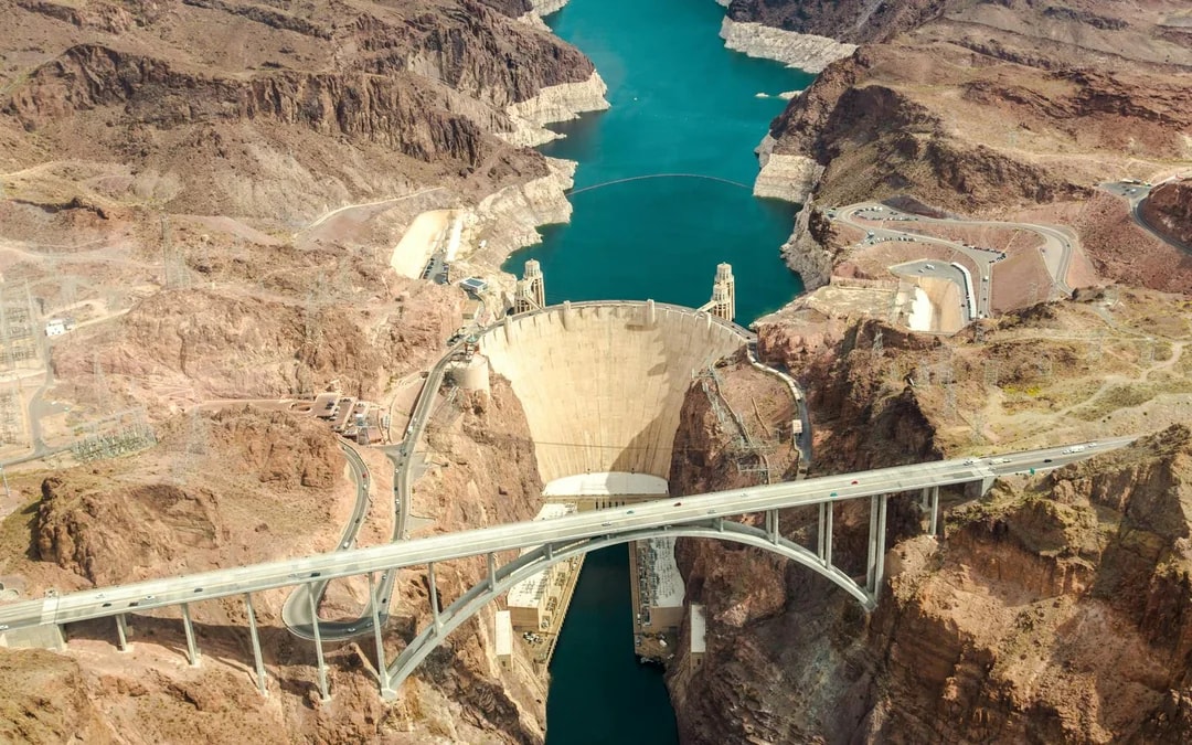 From Las Vegas: 70+ min Grand Canyon West Rim Helicopter Tour with Optional Las Vegas Strip Views Image 3