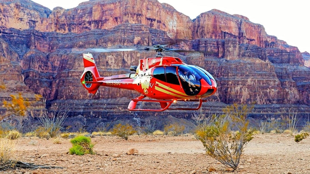 From Las Vegas: Grand Canyon Helicopter Tour & Black Canyon Raft with Champagne & Picnic