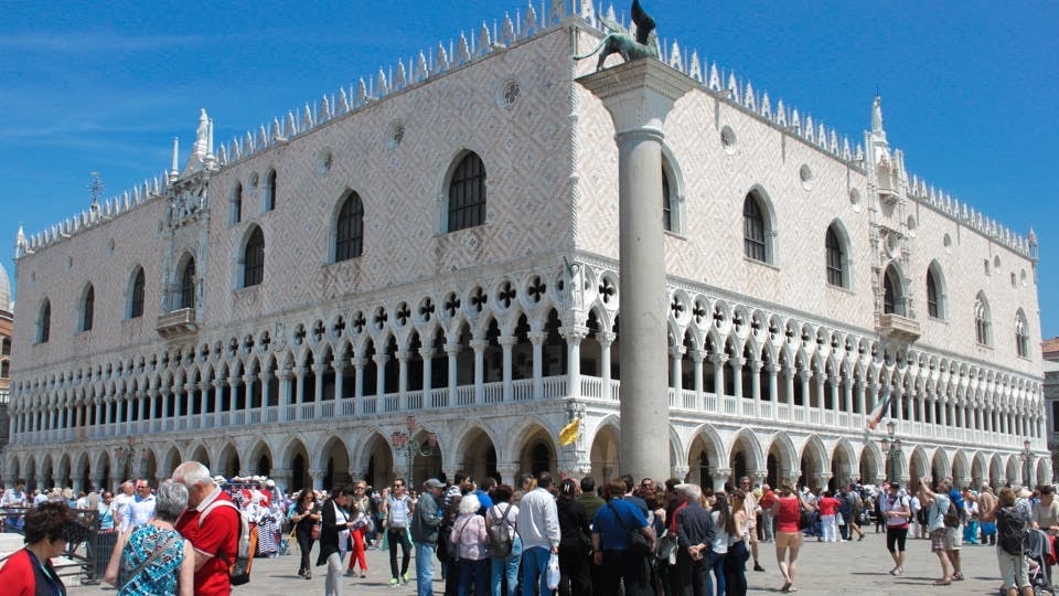 Crowd outside Doge’s Palace in Venice, part of the 3-Museum Pass tour.