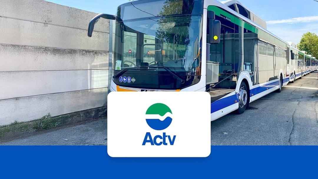 ACTV Aerobus parked in Venice for bus transfer service.