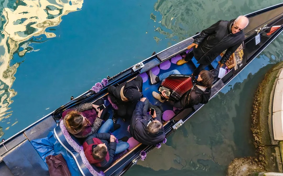 Venice Grand Canal Gondola Ride with Serenade Image 8