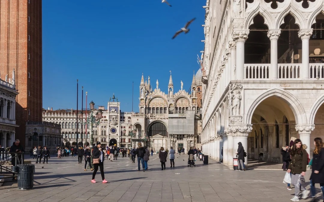 Venice Guided Walking Tour with Gondola Ride Image 10