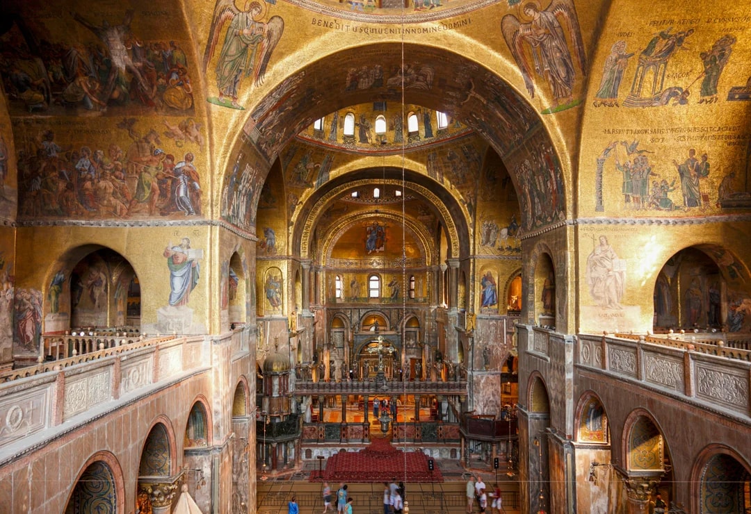 Venice in a Day: St. Mark’s, Doge’s Palace, Murano & Burano with Gondola Ride Image 6