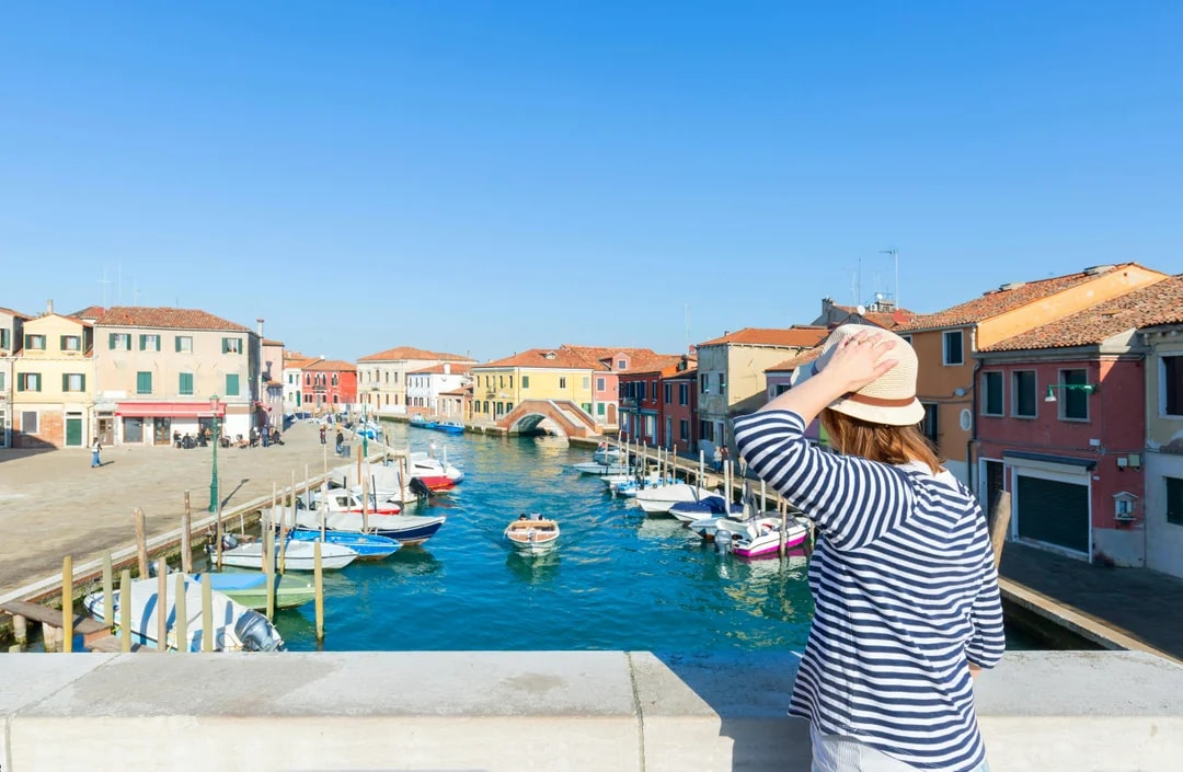 Venice in a Day: St. Mark’s, Doge’s Palace, Murano & Burano with Gondola Ride Image 11
