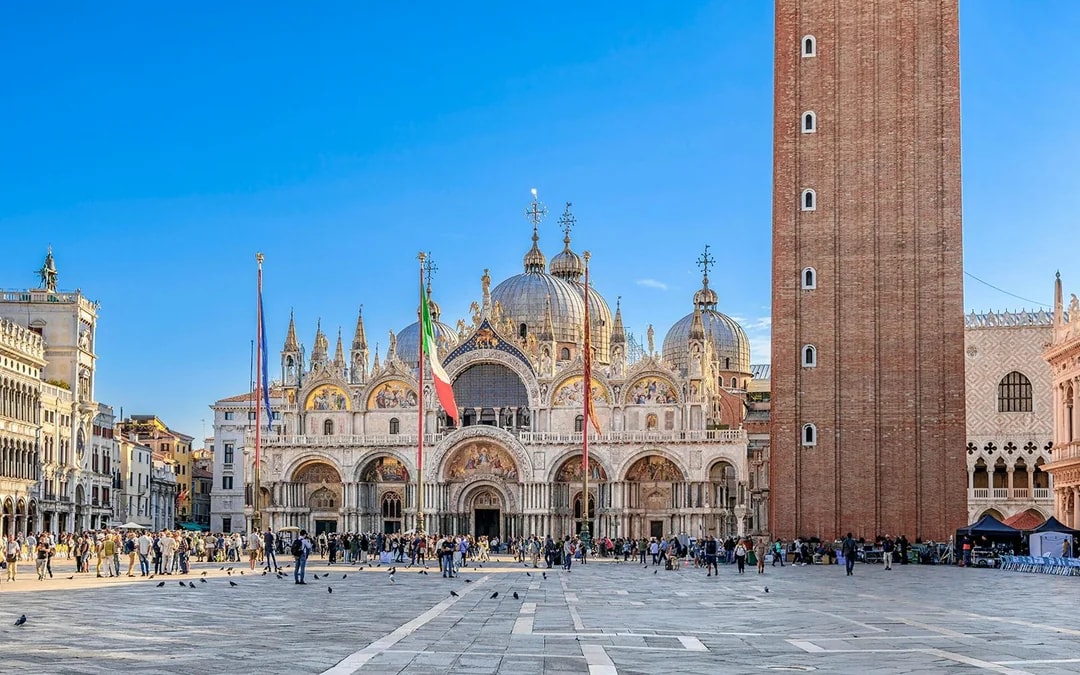Venice in a Day: St. Mark’s, Doge’s Palace, Murano & Burano with Gondola Ride Image 1