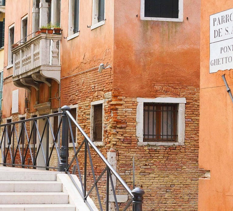 Venice: Jewish Ghetto Walking Tour with Synagogue Visits