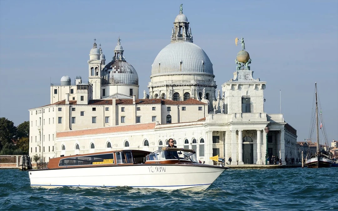Shared Water Taxi Transfers: Venice Marco Polo Airport to/from Venice City Image 3