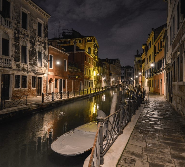 Venice: Mysterious Tales of Ghosts and Murders