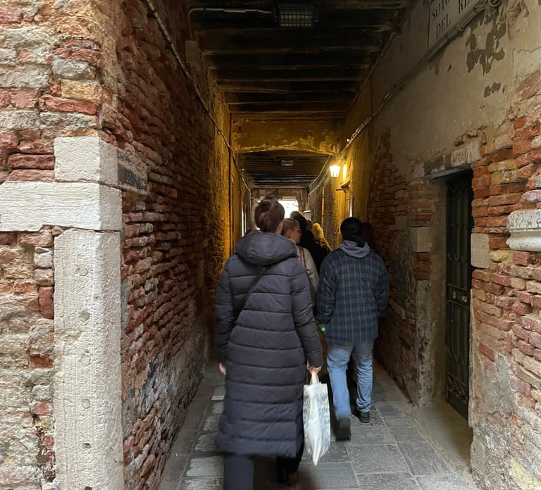 Venice: Mysterious Tales of Ghosts and Murders
