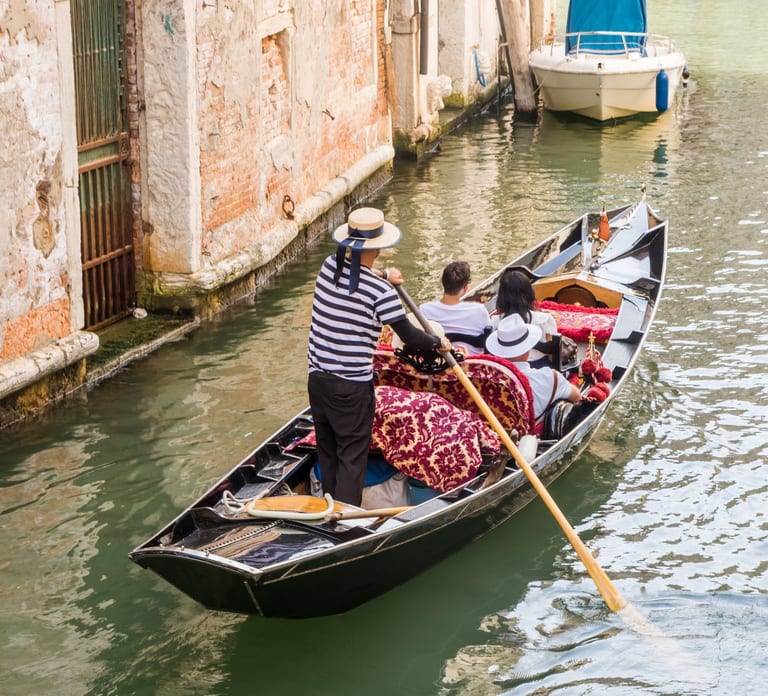 Venice: Private Gondola Cruise for up to 5 Passengers