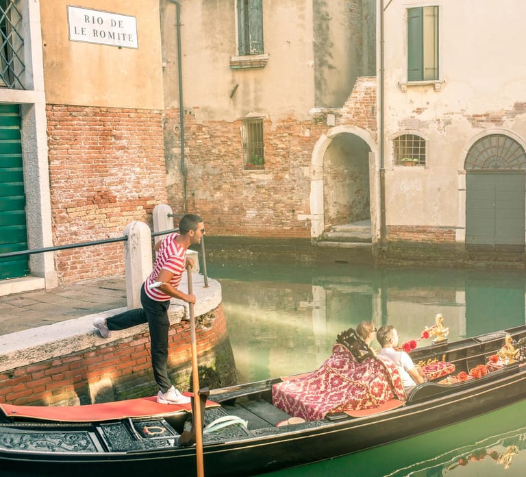 Venice: Private Gondola Cruise for up to 5 Passengers