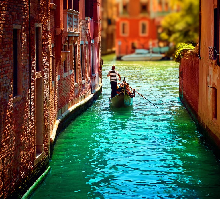 Venice: Private Gondola Cruise for up to 5 Passengers