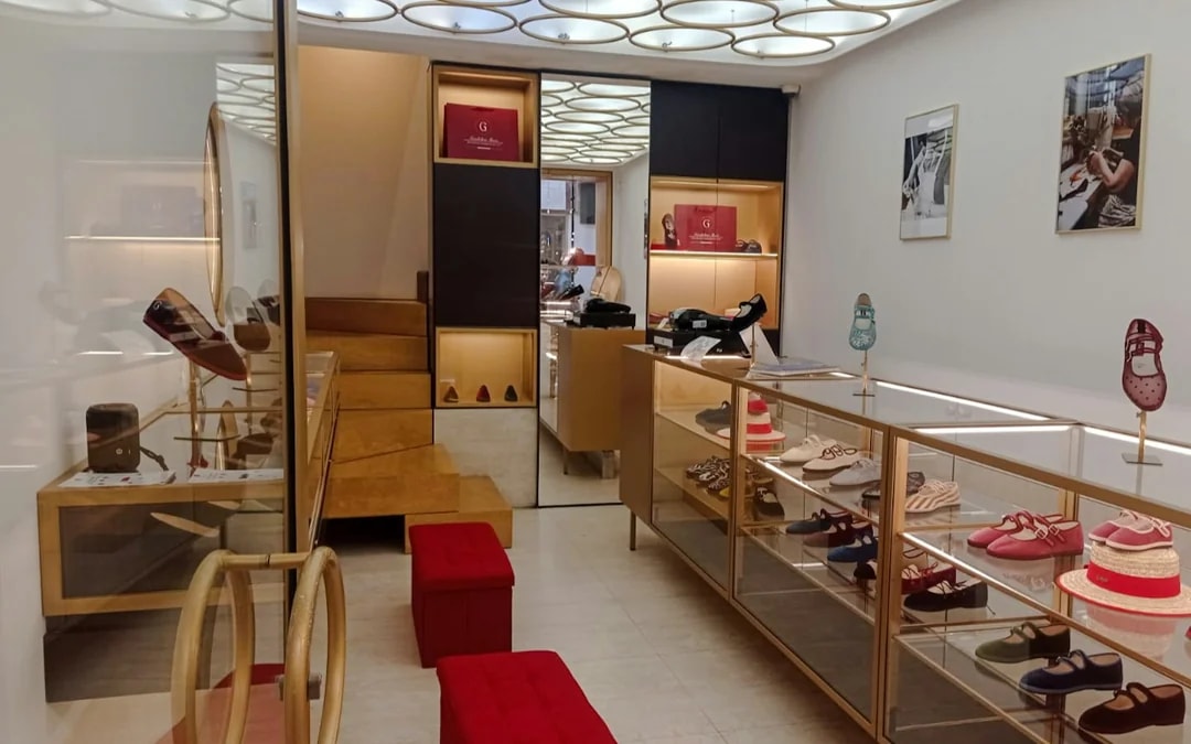 Venice Private Gondolina Shoes Atelier Visit Image 4