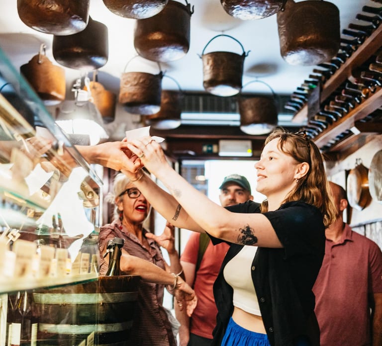 Venice: Sunset Walking Tour with Food and Wine Tastings