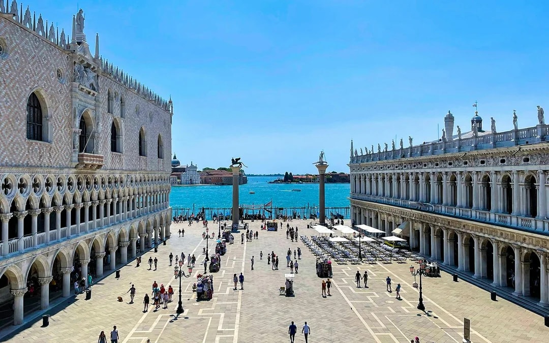 Venice Walking Tour with St. Mark's Basilica & Doge's Palace Guided Tour Image 9