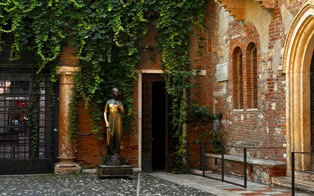Verona: Romeo & Juliet Food Tour with Local Tastings and Wine Image 7