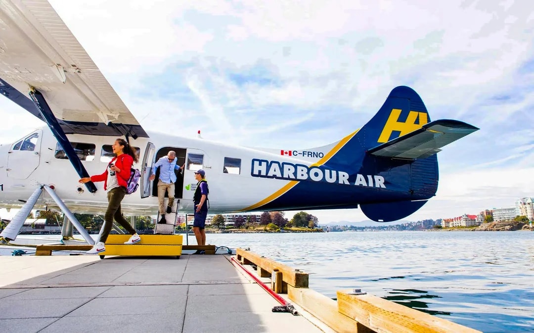 Victoria Panorama Seaplane Sightseeing Tour: Inner Harbour Image 2