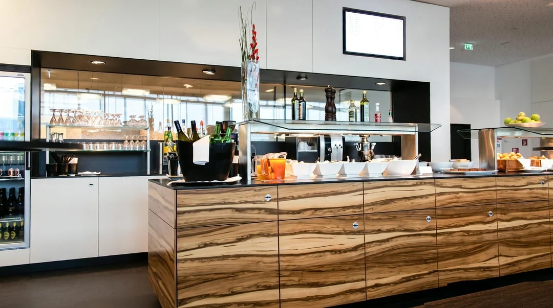 Vienna Airport: SKY Lounge at Terminal 3 Image 2