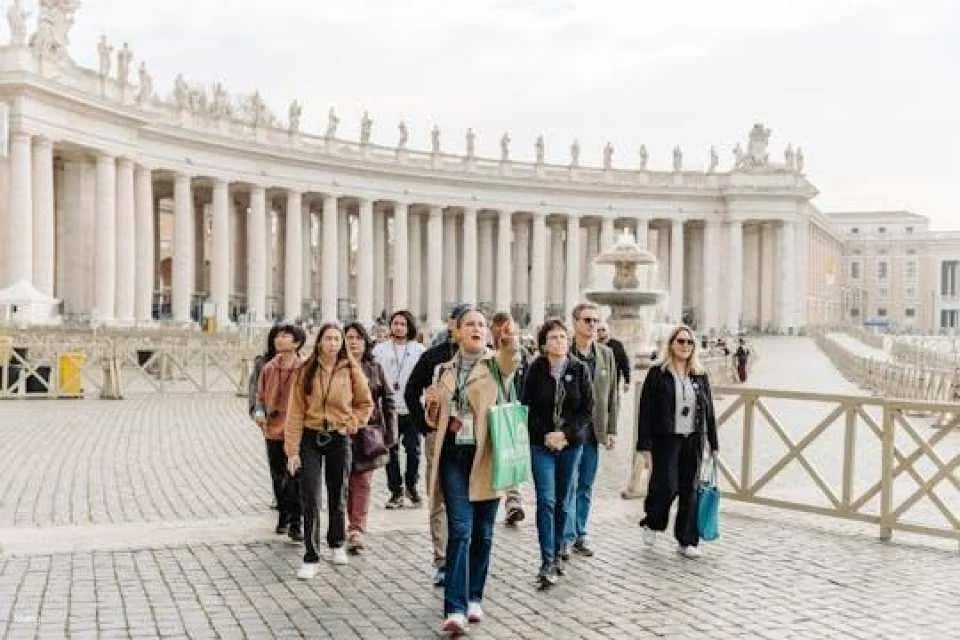 VIP St. Peter's Basilica tour with Dome climb and Papal Crypt