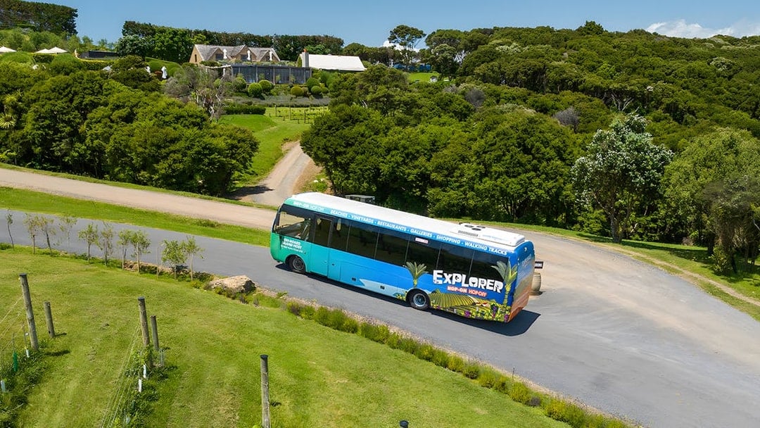 Western Explorer: Waiheke Island Hop-on Hop-off Bus Tour with Optional Ferry Transfers