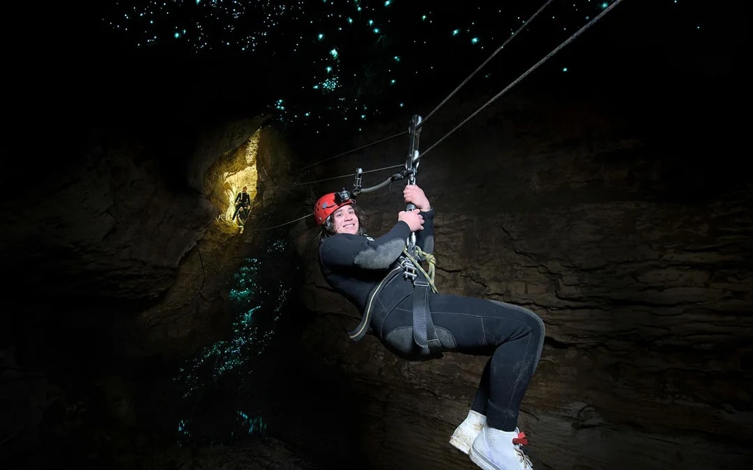 Ruakuri Cave Black Water Rafting & Abseiling Guided Experience  Image 4