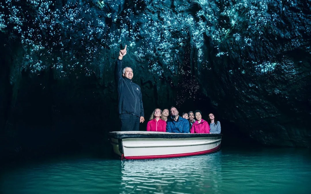 Waitomo Glowworm Caves Guided Tour Image 9