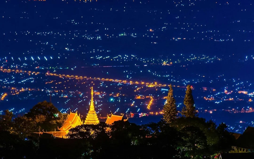 From Chiang Mai: Wat Umong and Doi Suthep Sunset Guided Tour with Hotel Transfers
Image 1