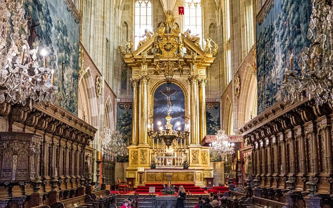 Wawel Castle, Cathedral & Wieliczka Salt Mine Guided Tour with Lunch Image 3