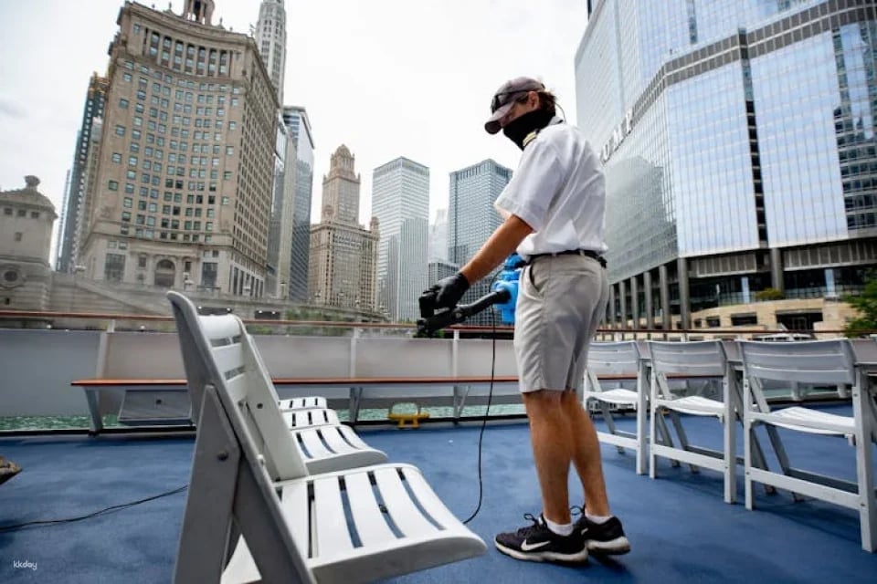 Wendella’s 90 minute Chicago River architecture tour